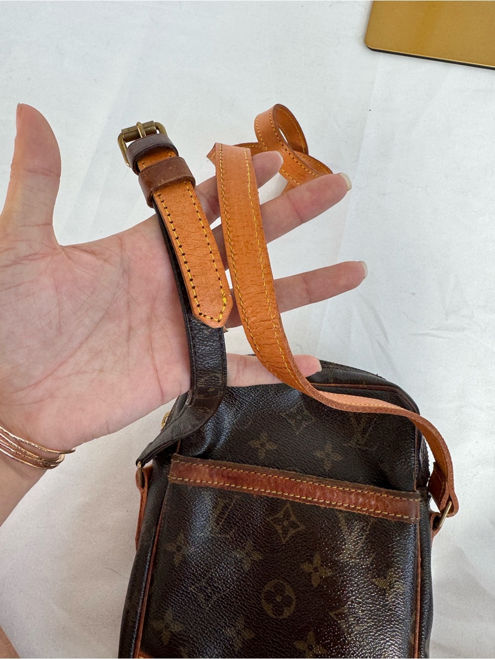 Louis Vuitton Danube Vintage Monogram Messenger Crossbody with Tan Trim - Picture 8 of 10